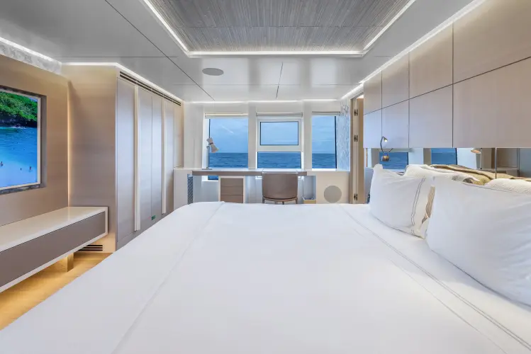 Evelyn P Yacht Photos Pics 