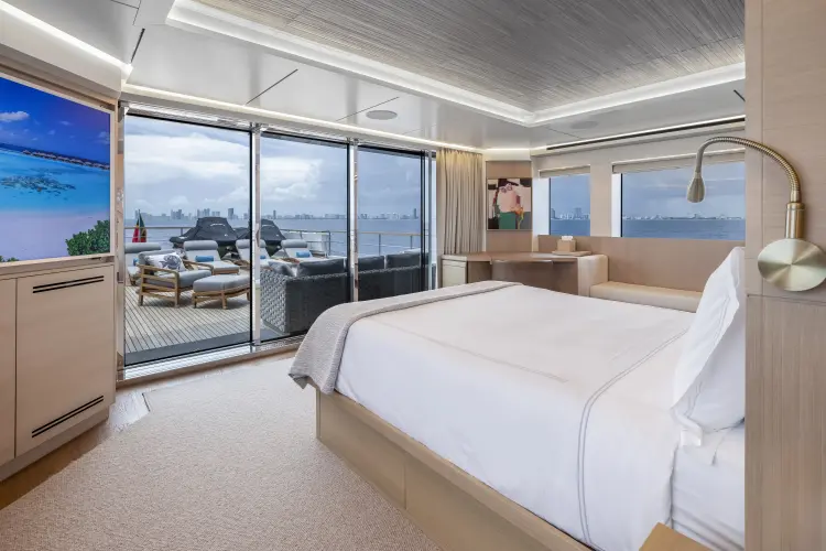 Evelyn P Yacht Photos Pics 