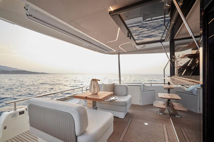 F5.7 Yacht Photos Pics 