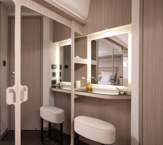 F5.7 Yacht Photos Pics 