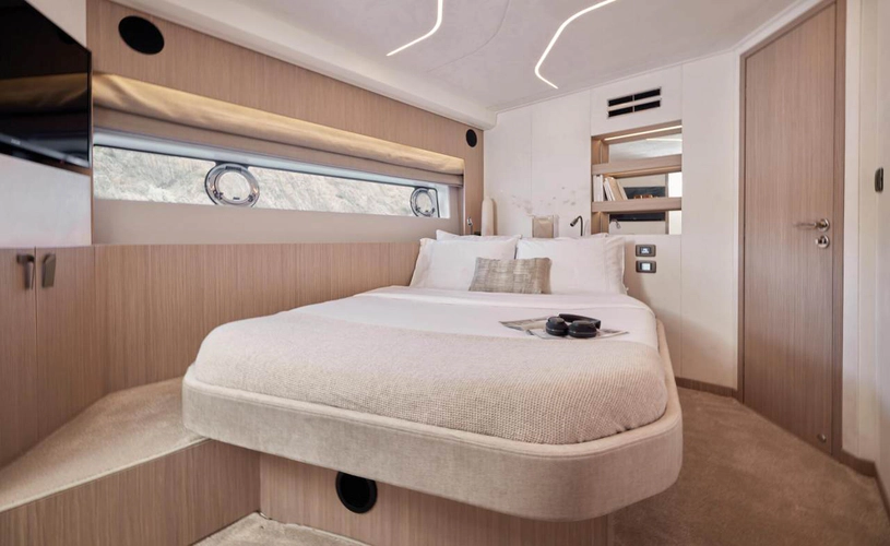 F5.7 Yacht Photos Pics 