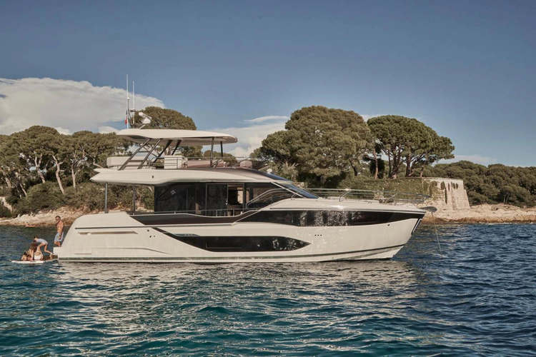 56' Prestige 2027