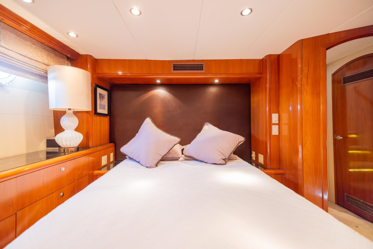 Vita Brevis Yacht Photos Pics 