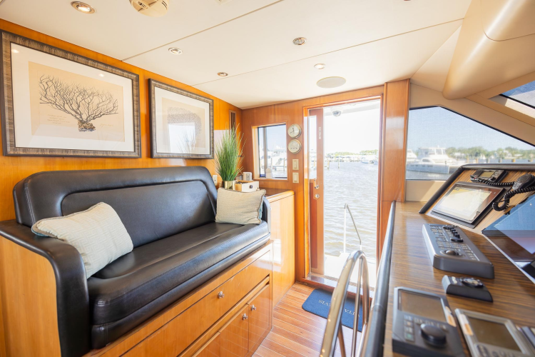 Vita Brevis Yacht Photos Pics 