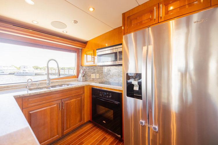 Vita Brevis Yacht Photos Pics 
