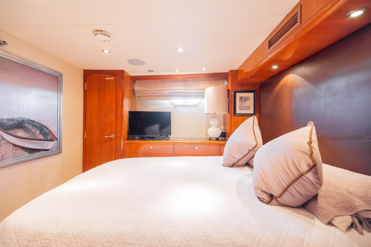 Vita Brevis Yacht Photos Pics 