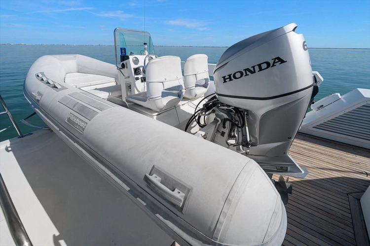 Think B.i.g Yacht Photos Pics 