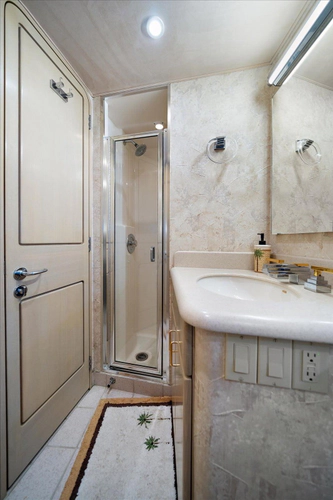 Think B.i.g Yacht Photos Pics 