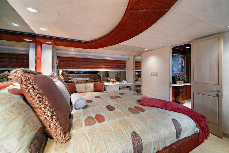 Think B.i.g Yacht Photos Pics 