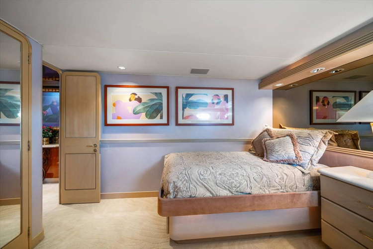 Think B.i.g Yacht Photos Pics 