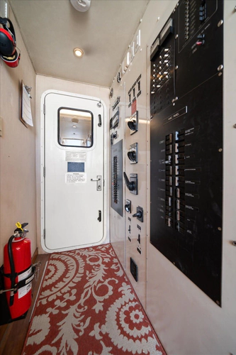 Think B.i.g Yacht Photos Pics 