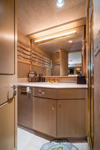 Think B.i.g Yacht Photos Pics 