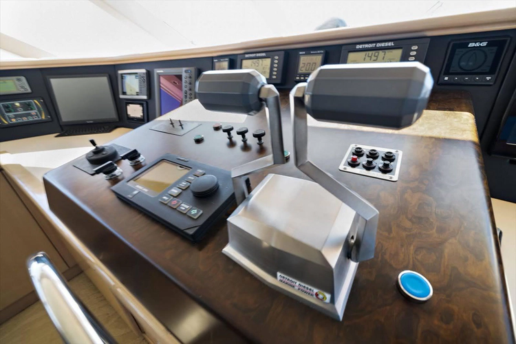 Think B.i.g Yacht Photos Pics 