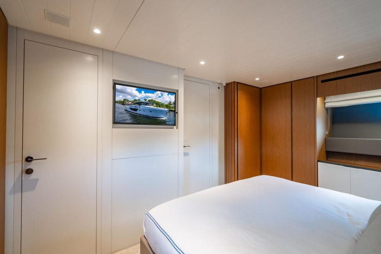 Snack Money Yacht Photos Pics 