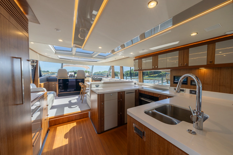 Lyrica Yacht Photos Pics 