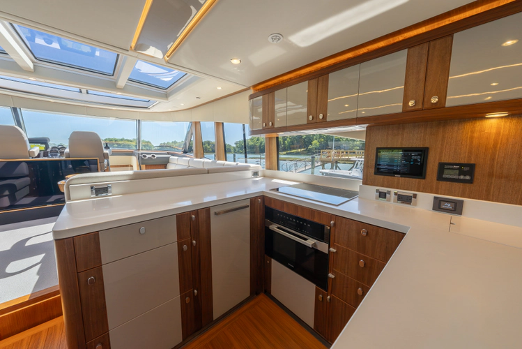Lyrica Yacht Photos Pics 