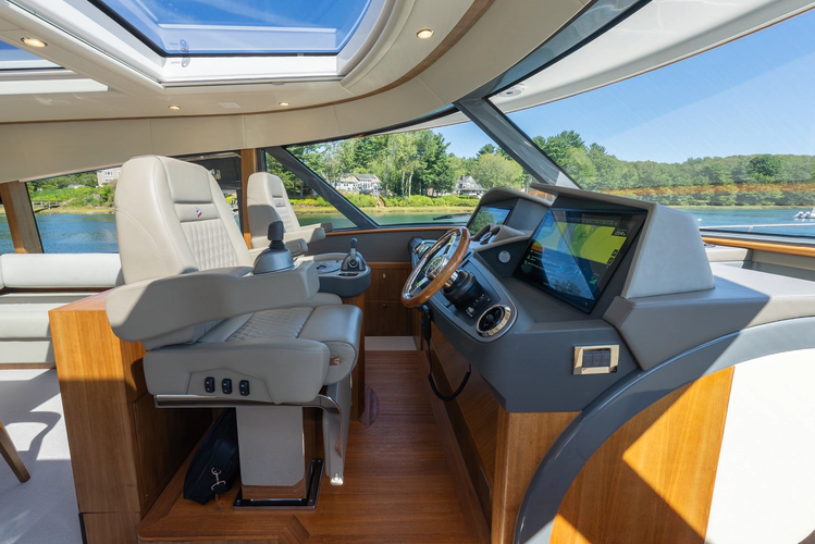 Lyrica Yacht Photos Pics 