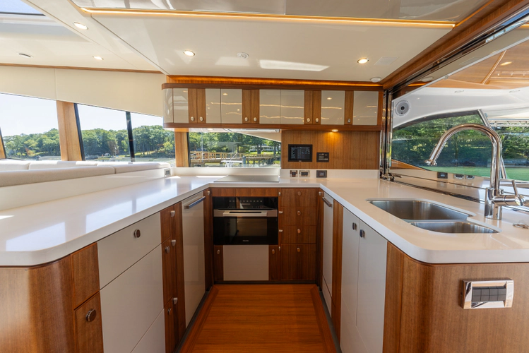 Lyrica Yacht Photos Pics 