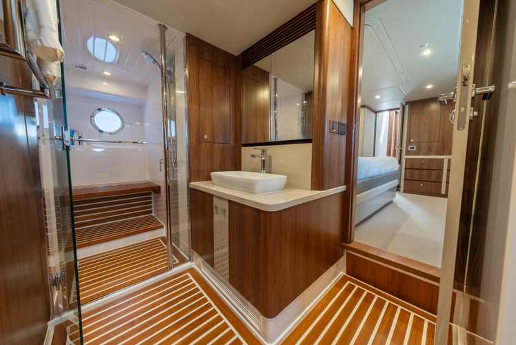 Lyrica Yacht Photos Pics 