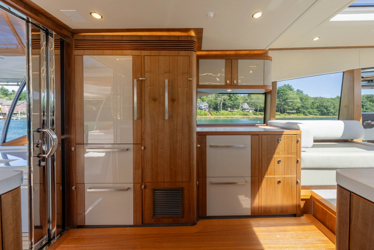Lyrica Yacht Photos Pics 