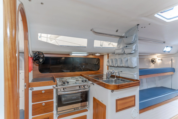 Raven Yacht Photos Pics 