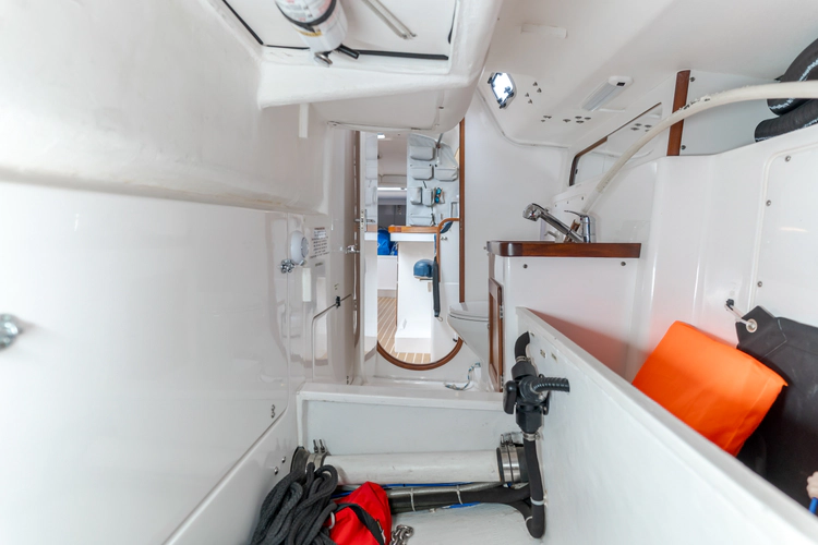 Raven Yacht Photos Pics 