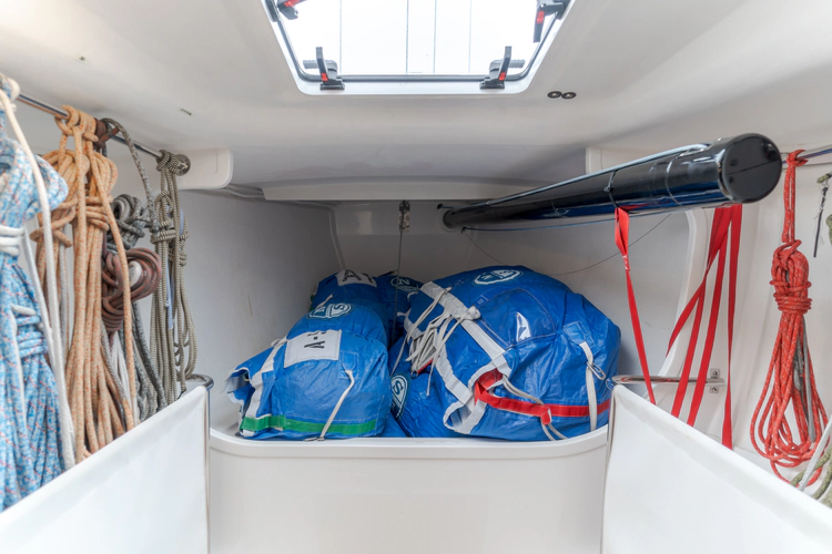 Raven Yacht Photos Pics 