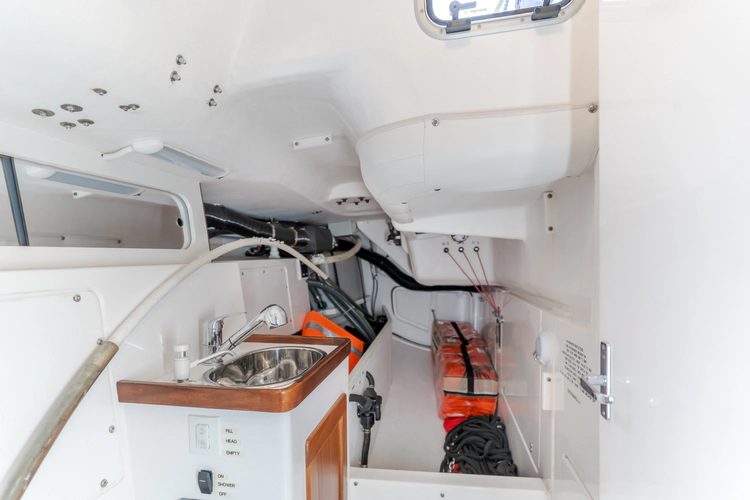 Raven Yacht Photos Pics 