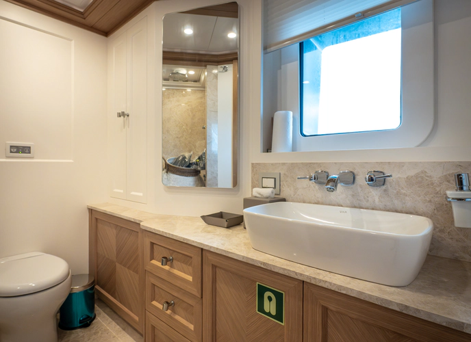 Seven Seas Yacht Photos Pics 