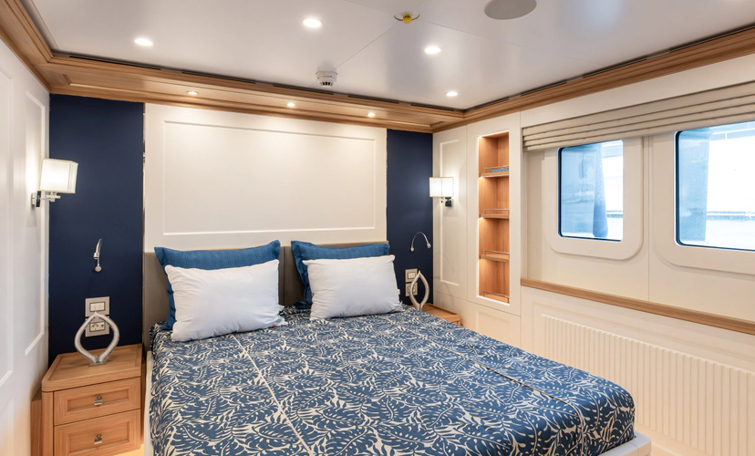 Seven Seas Yacht Photos Pics 