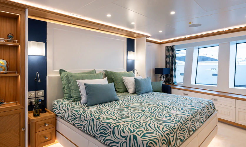 Seven Seas Yacht Photos Pics 