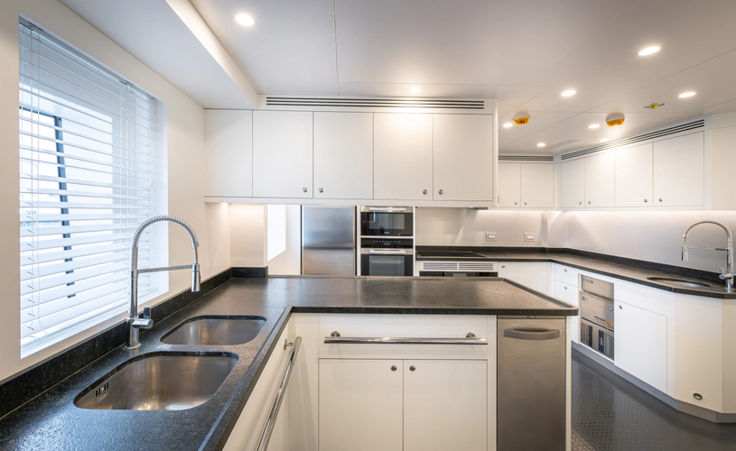 Seven Seas Yacht Photos Pics 