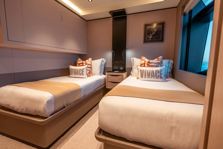 Vivace Yacht Photos Pics 