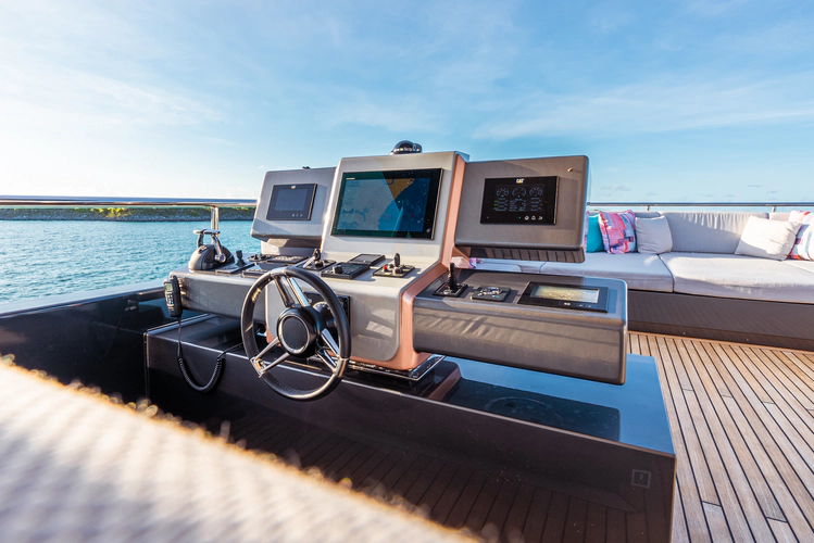 Vivace Yacht Photos Pics 