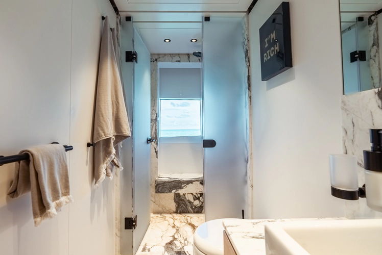 Vivace Yacht Photos Pics 