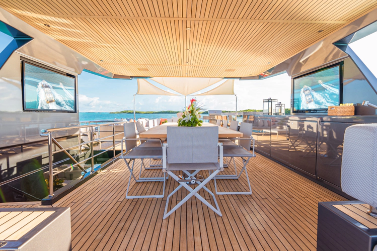 Vivace Yacht Photos Pics 