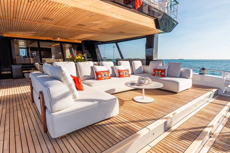 Vivace Yacht Photos Pics 