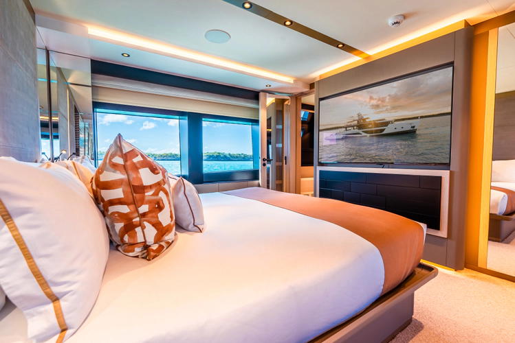 Vivace Yacht Photos Pics 