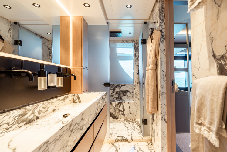 Vivace Yacht Photos Pics 