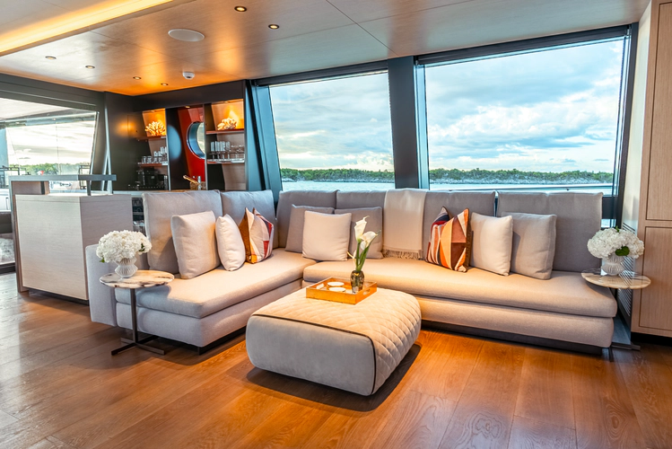 Vivace Yacht Photos Pics 