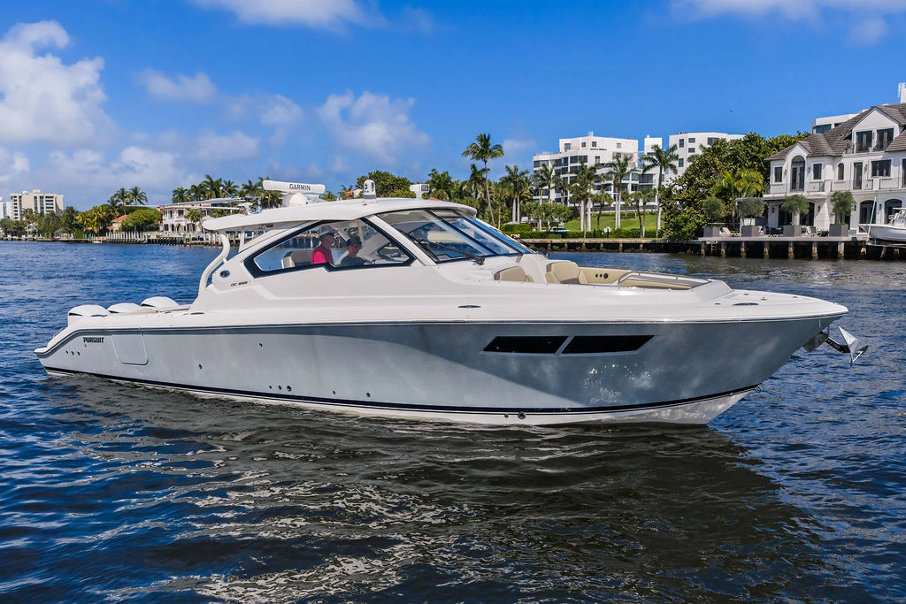 Pursuit DC 326 Dual Console boats for sale - iNautia