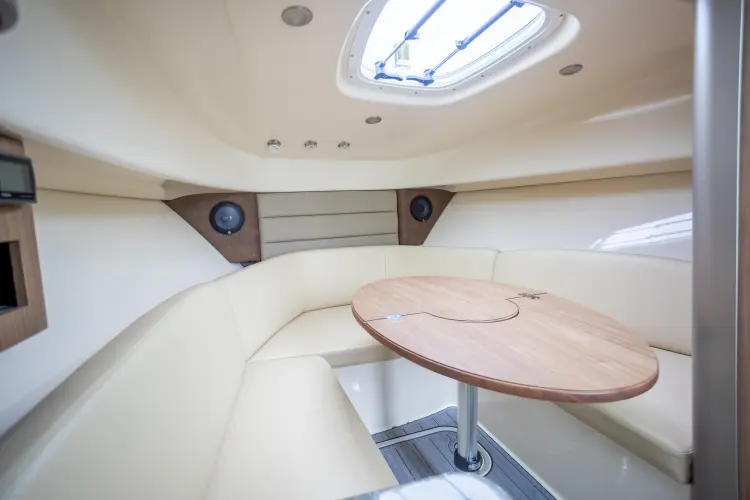 Boston Whaler 285 Yacht Photos Pics 
