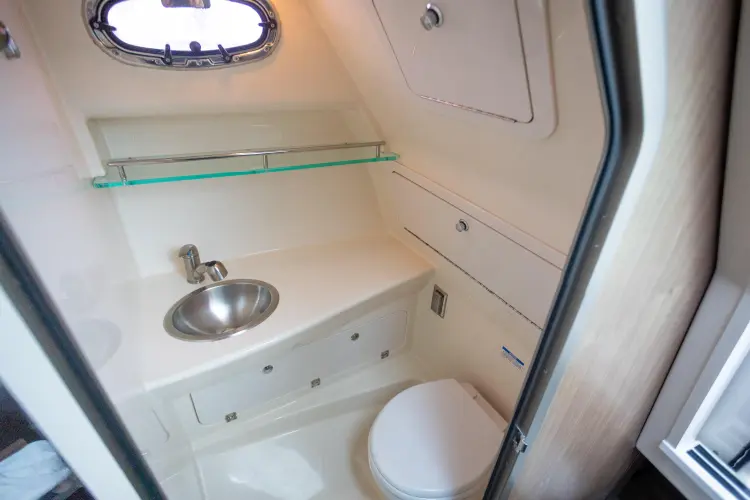 Boston Whaler 285 Yacht Photos Pics 