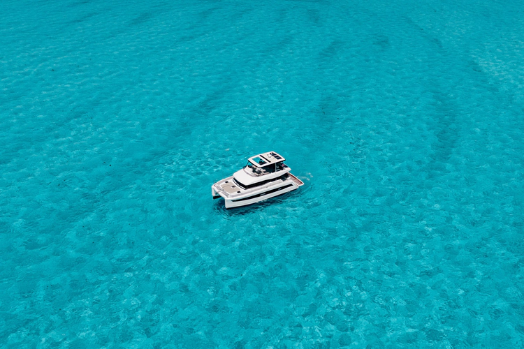 Libert'e Yacht Photos Pics 