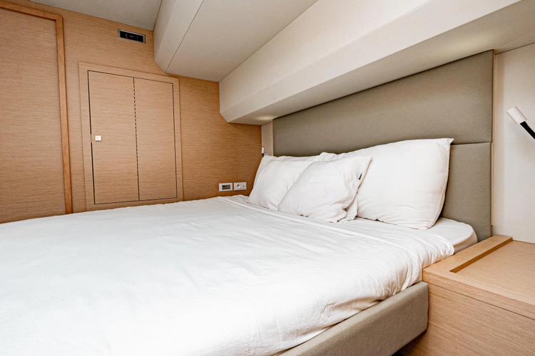 Libert'e Yacht Photos Pics 