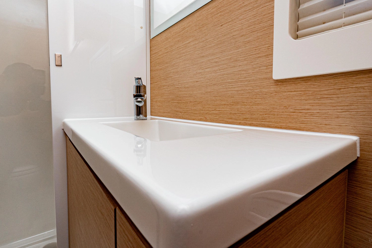 Libert'e Yacht Photos Pics 