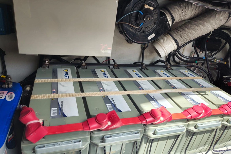 Libert'e Yacht Photos Pics 