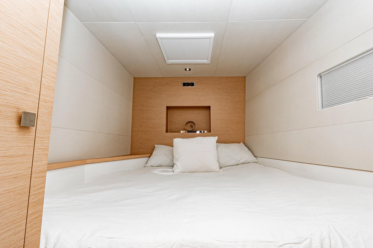 Libert'e Yacht Photos Pics 