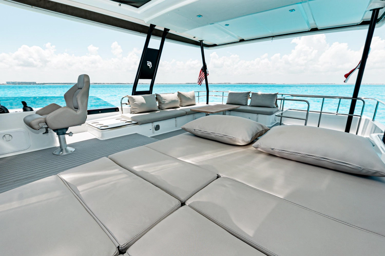 Libert'e Yacht Photos Pics 