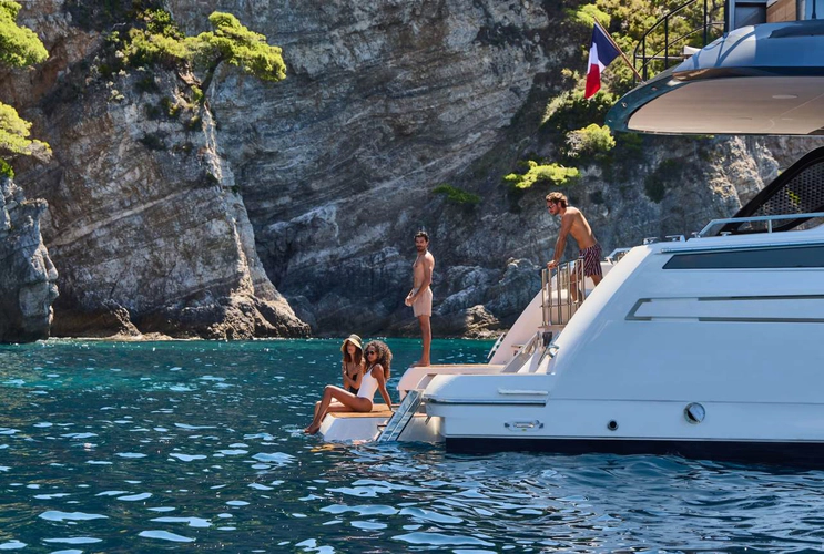 M7 Yacht Photos Pics 